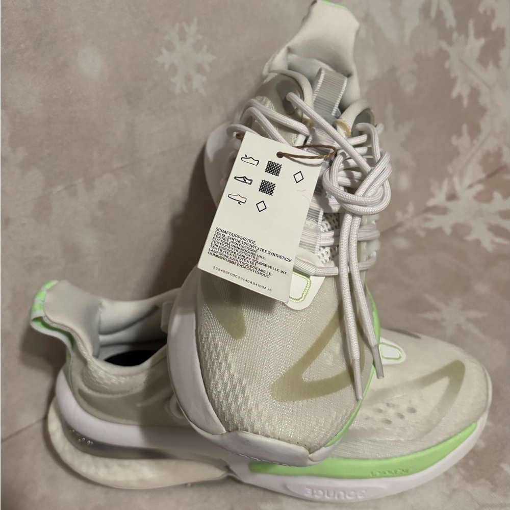 Adidas Wmns AlphaBoost V1 'White Green Spark' size 6